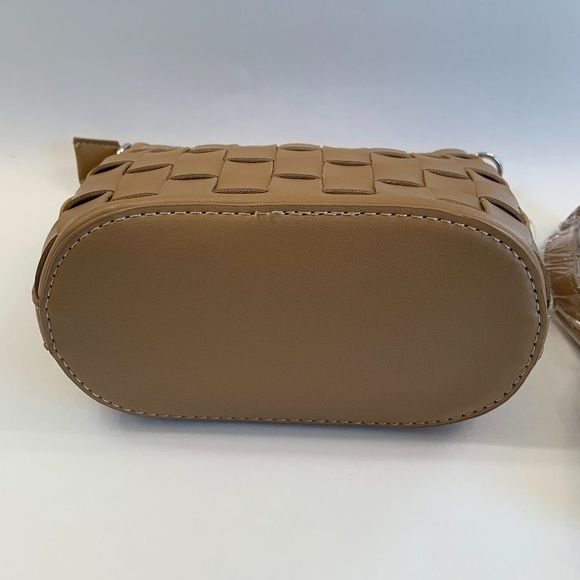 Basket Weave Bucket Bag/ Handbag in Mocha Chino Color - NWT - Picture 9 of 13